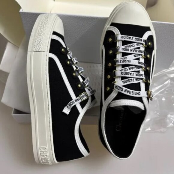 Size: EU 39  Color: Deep navy with white embroidery  Material: Premium cotton up - Picture 2 of 4